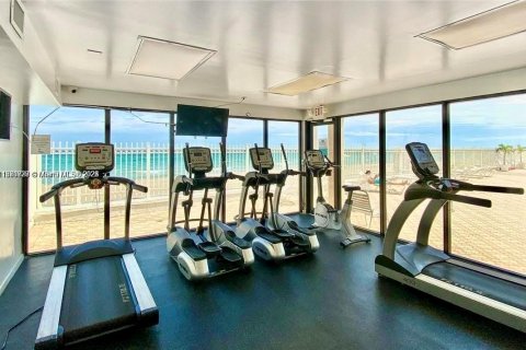 Condominio en alquiler en Hollywood, Florida, 1 dormitorio, 73.39 m2 № 1979523 - foto 18