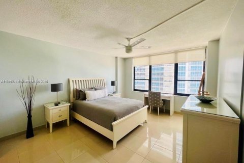 Condominio en alquiler en Hollywood, Florida, 1 dormitorio, 73.39 m2 № 1979523 - foto 14