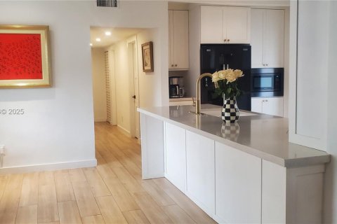 Villa ou maison à vendre à Miami, Floride: 3 chambres, 144.56 m2 № 1921448 - photo 28