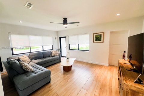 Villa ou maison à vendre à Miami, Floride: 3 chambres, 144.56 m2 № 1921448 - photo 6