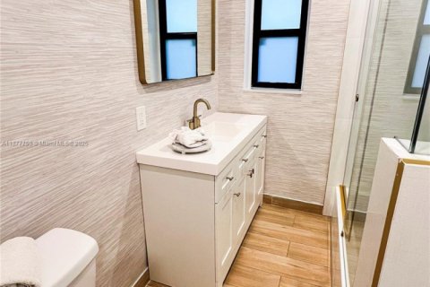 Villa ou maison à vendre à Miami, Floride: 3 chambres, 144.56 m2 № 1921448 - photo 11