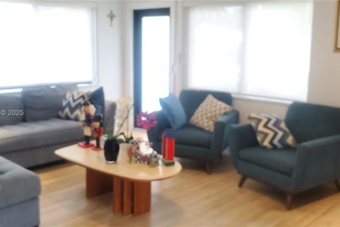 Villa ou maison à vendre à Miami, Floride: 3 chambres, 144.56 m2 № 1921448 - photo 29