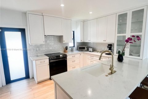 Villa ou maison à vendre à Miami, Floride: 3 chambres, 144.56 m2 № 1921448 - photo 9