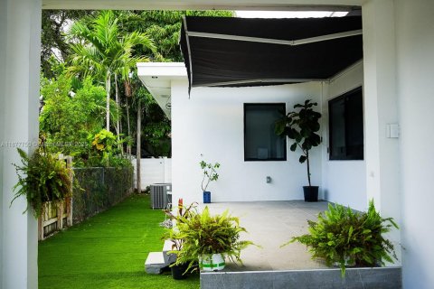 Villa ou maison à vendre à Miami, Floride: 3 chambres, 144.56 m2 № 1921448 - photo 15