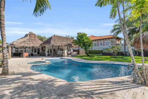 House in North Miami, Florida 3 bedrooms, 210.33 sq.m. № 1860940 - photo 30