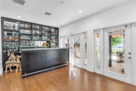 House in North Miami, Florida 3 bedrooms, 210.33 sq.m. № 1860940 - photo 12