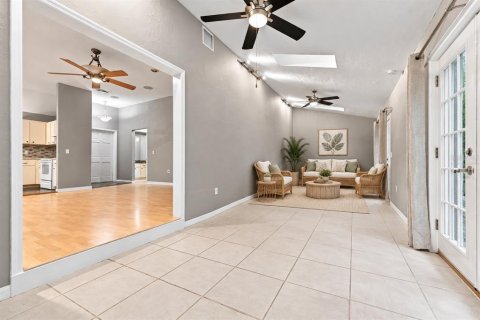 House in Gainesville, Florida 2 bedrooms, 138.52 sq.m. № 2138727 - photo 21