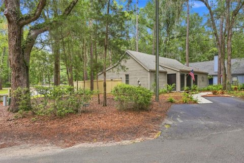 House in Gainesville, Florida 2 bedrooms, 138.52 sq.m. № 2138727 - photo 6