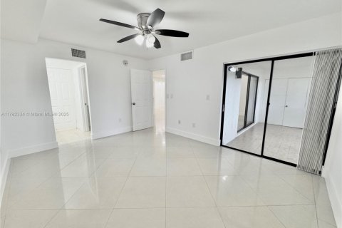 Condo in Sunrise, Florida, 2 bedrooms  № 1701521 - photo 17