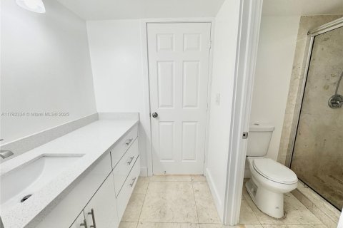 Condo in Sunrise, Florida, 2 bedrooms  № 1701521 - photo 20