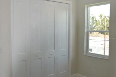 House in Tampa, Florida 4 bedrooms, 203.27 sq.m. № 1447563 - photo 18