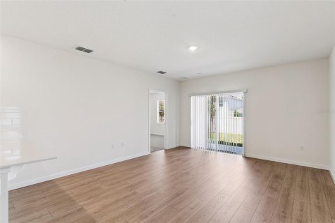 House in Kissimmee, Florida 3 bedrooms, 139.73 sq.m. № 2320900 - photo 5