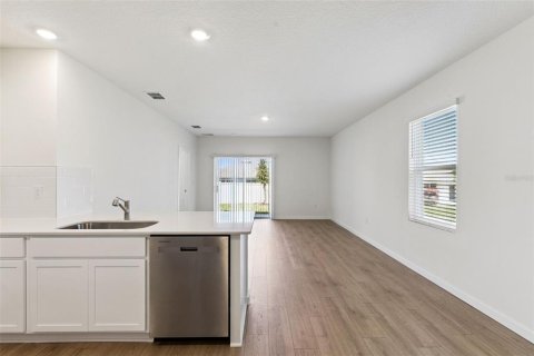 House in Kissimmee, Florida 3 bedrooms, 139.73 sq.m. № 2320900 - photo 11
