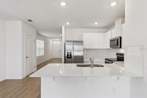 House in Kissimmee, Florida 3 bedrooms, 139.73 sq.m. № 2320900 - photo 16