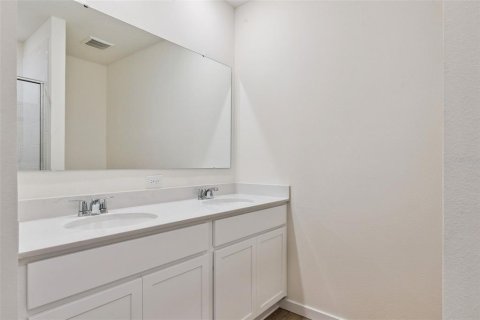 House in Kissimmee, Florida 3 bedrooms, 139.73 sq.m. № 2320900 - photo 28