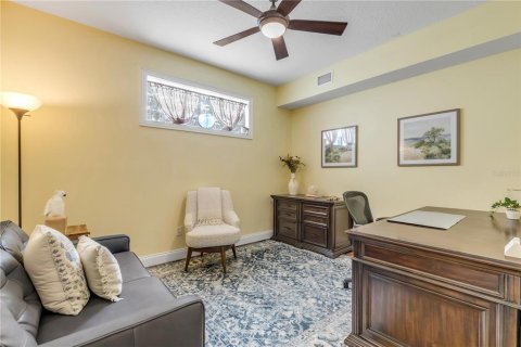 House in New Smyrna Beach, Florida 2 bedrooms, 381.27 sq.m. № 2358121 - photo 17