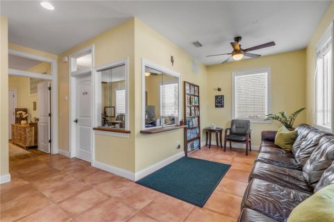 House in New Smyrna Beach, Florida 2 bedrooms, 381.27 sq.m. № 2358121 - photo 25