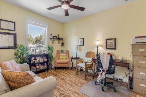 House in New Smyrna Beach, Florida 2 bedrooms, 381.27 sq.m. № 2358121 - photo 8