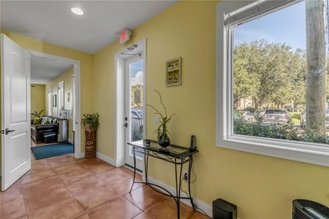House in New Smyrna Beach, Florida 2 bedrooms, 381.27 sq.m. № 2358121 - photo 6