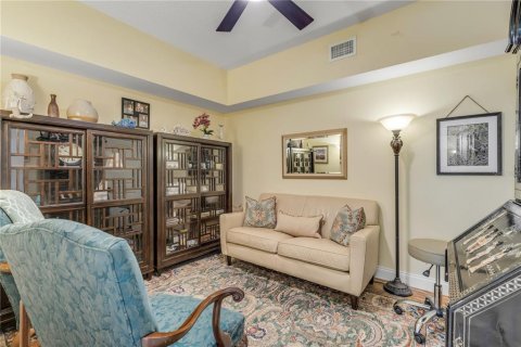 House in New Smyrna Beach, Florida 2 bedrooms, 381.27 sq.m. № 2358121 - photo 15