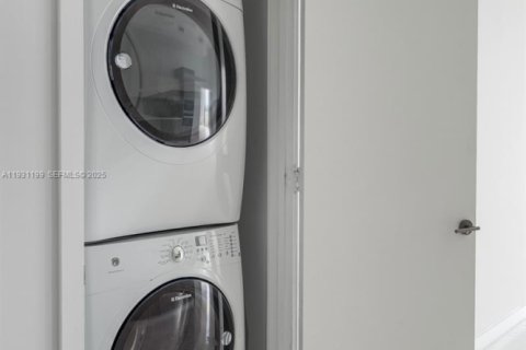 Купить кондоминиум в Майами, Флорида 2 спальни, 95.6м2, № 2054239 - фото 19