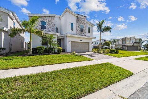House in Davenport, Florida 9 bedrooms, 405.33 sq.m. № 1886960 - photo 4