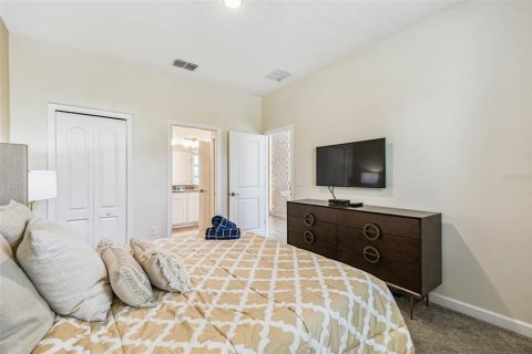 House in Davenport, Florida 9 bedrooms, 405.33 sq.m. № 1886960 - photo 8