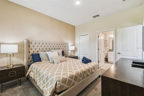 House in Davenport, Florida 9 bedrooms, 405.33 sq.m. № 1886960 - photo 7