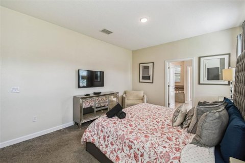 House in Davenport, Florida 9 bedrooms, 405.33 sq.m. № 1886960 - photo 27