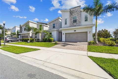 House in Davenport, Florida 9 bedrooms, 405.33 sq.m. № 1886960 - photo 2