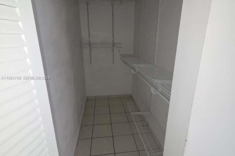 Купить кондоминиум в Майами, Флорида 2 спальни, 73.67м2, № 2054897 - фото 6