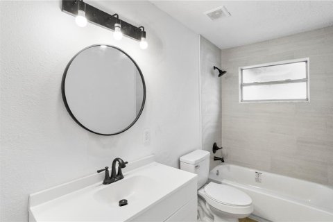 Immobilier commercial à vendre à Tampa, Floride: 16 chambres, 571.53 m2 № 2368907 - photo 9