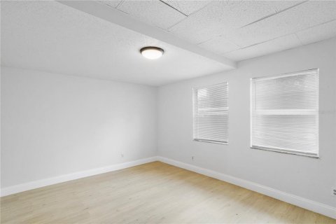 Immobilier commercial à vendre à Tampa, Floride: 16 chambres, 571.53 m2 № 2368907 - photo 6