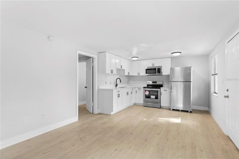 Immobilier commercial à vendre à Tampa, Floride: 16 chambres, 571.53 m2 № 2368907 - photo 14