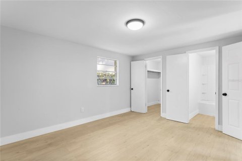 Immobilier commercial à vendre à Tampa, Floride: 16 chambres, 571.53 m2 № 2368907 - photo 15