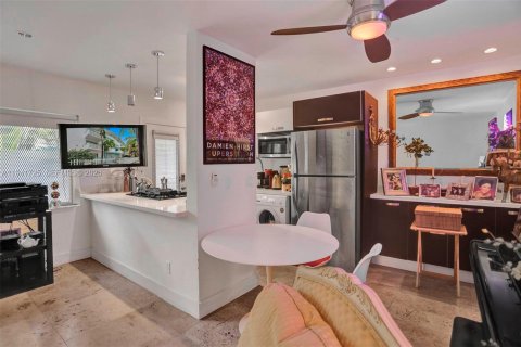 Condo in Miami Beach, Florida, 1 bedroom  № 1998945 - photo 7