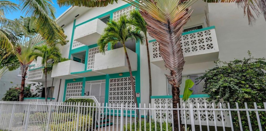 Condo in Miami Beach, Florida, 1 bedroom  № 1998945