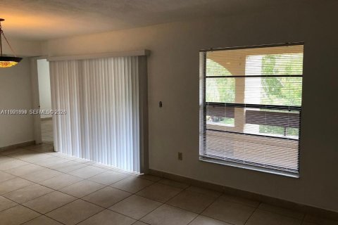 Copropriété à louer à Miami, Floride: 2 chambres, 89.65 m2 № 2056849 - photo 9