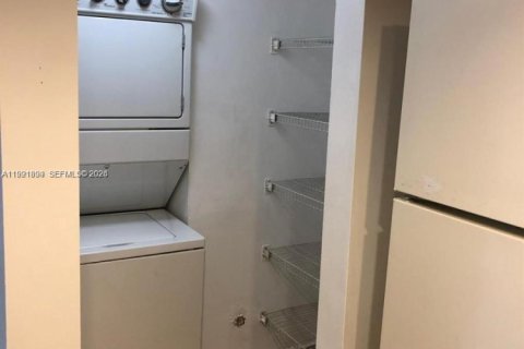 Copropriété à louer à Miami, Floride: 2 chambres, 89.65 m2 № 2056849 - photo 13