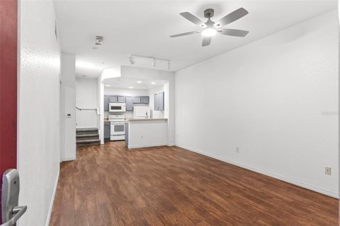 Condominio en venta en Kissimmee, Florida, 3 dormitorios, 120.4 m2 № 2097333 - foto 8