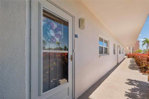 Купить кондоминиум в Сент-Питерсберг, Флорида 5 комнат, 114.73м2, № 2094865 - фото 4
