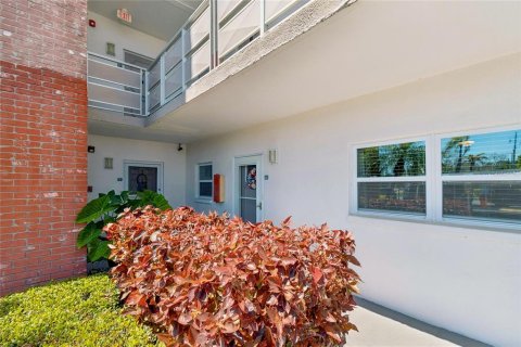 Купить кондоминиум в Сент-Питерсберг, Флорида 5 комнат, 114.73м2, № 2094865 - фото 3