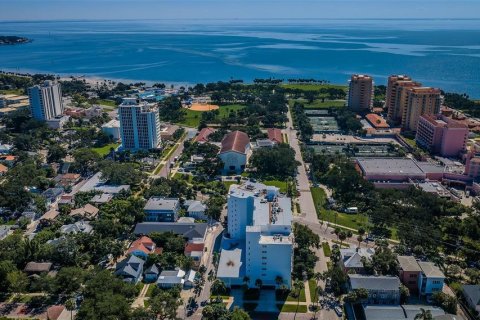 Copropriété à vendre à Saint Petersburg, Floride: 2 chambres, 120.77 m2 № 2355000 - photo 10