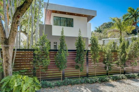 Casa en venta en Miami, Florida, 5 dormitorios, 363.43 m2 № 1730508 - foto 3