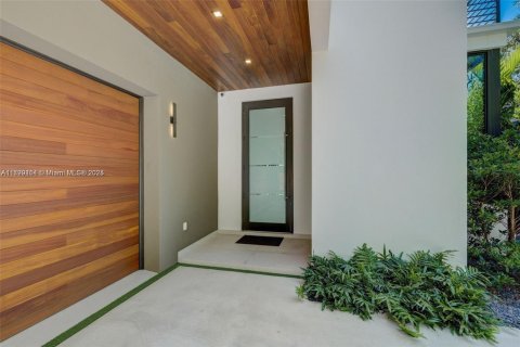 Casa en venta en Miami, Florida, 5 dormitorios, 363.43 m2 № 1730508 - foto 8