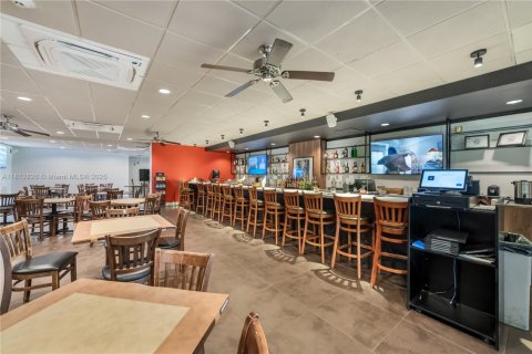 Condo in Weston, Florida, 2 bedrooms  № 1934902 - photo 27