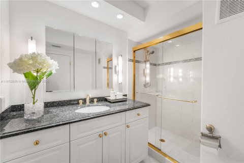 Condo in Weston, Florida, 2 bedrooms  № 1934902 - photo 10