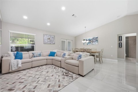 House in Davenport, Florida 4 bedrooms, 131.55 sq.m. № 2223603 - photo 9