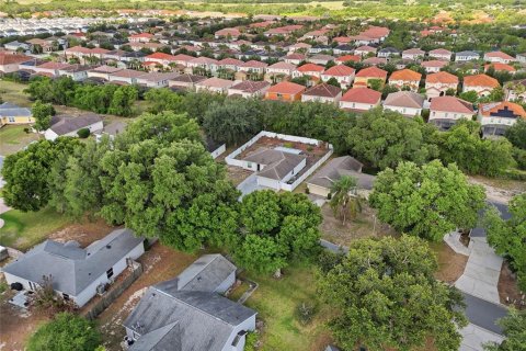 House in Davenport, Florida 4 bedrooms, 131.55 sq.m. № 2223603 - photo 27