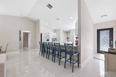 House in Davenport, Florida 4 bedrooms, 131.55 sq.m. № 2223603 - photo 13